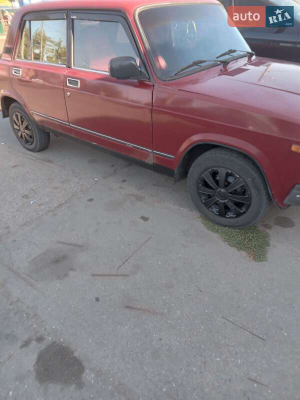 Седан ВАЗ / Lada 2107 1996 в Кролевці