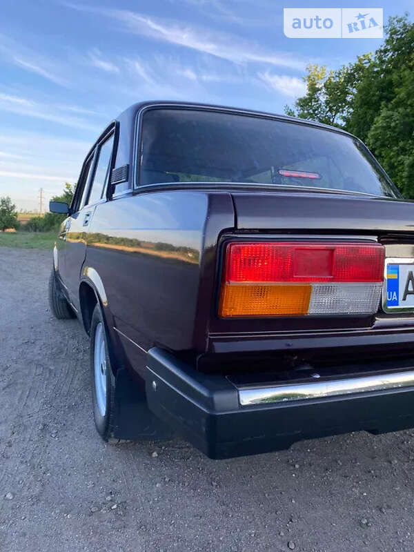 Седан ВАЗ / Lada 2107 2008 в Днепре