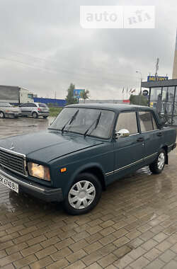 Седан ВАЗ / Lada 2107 2004 в Ровно