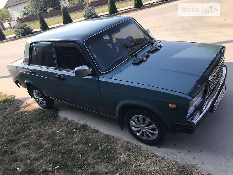 Седан ВАЗ / Lada 2107 2005 в Гусятине