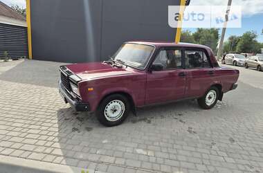 Седан ВАЗ / Lada 2107 2001 в Дніпрі