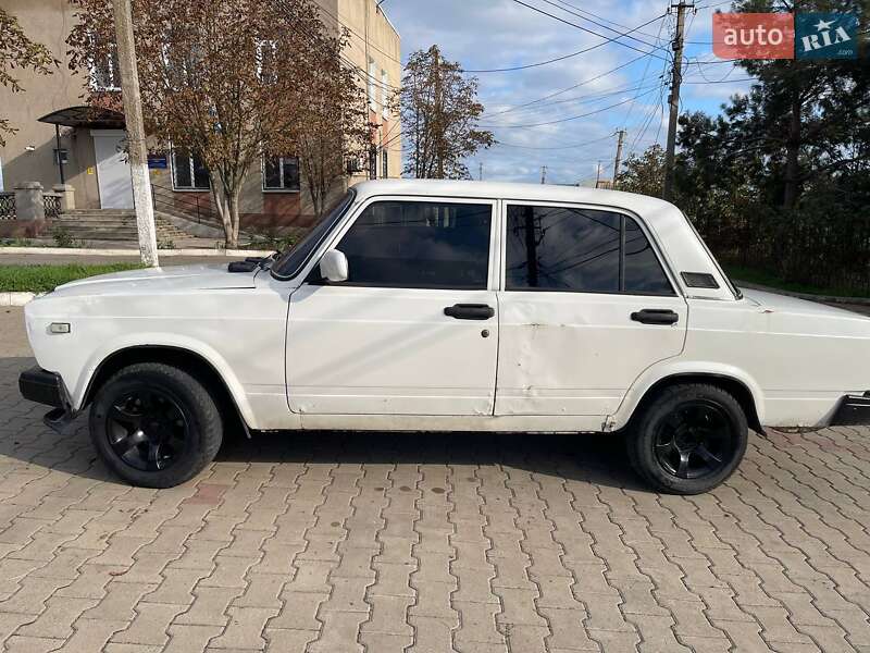 Седан ВАЗ / Lada 2107 1989 в Одессе