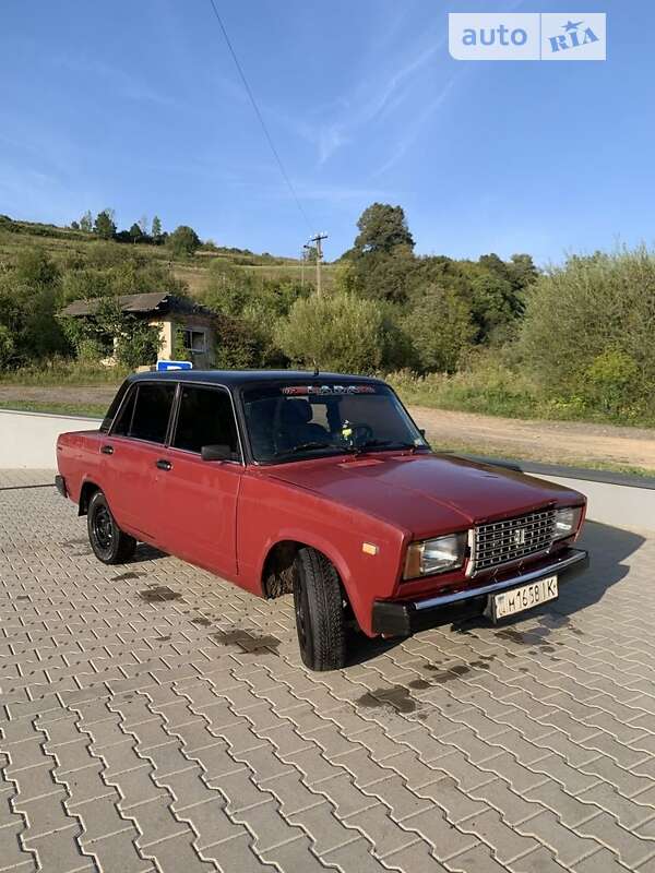 Седан ВАЗ / Lada 2107 1989 в Воловце