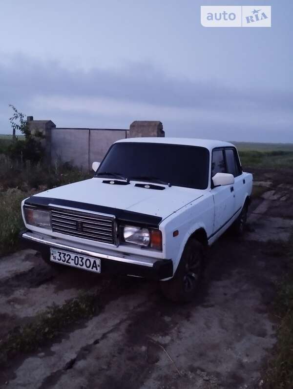 Седан ВАЗ / Lada 2107 1985 в Одессе