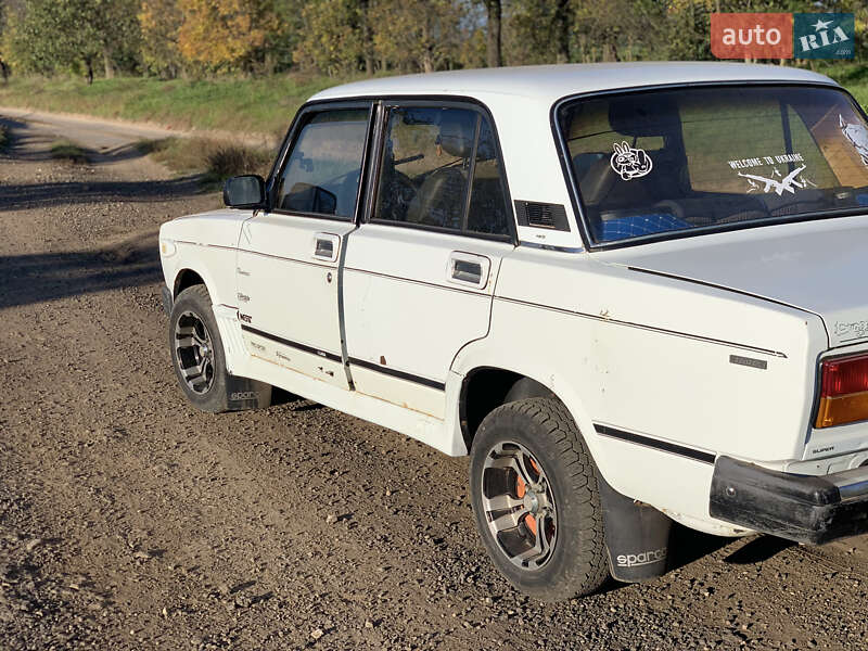 Седан ВАЗ / Lada 2107 1999 в Татарбунарах