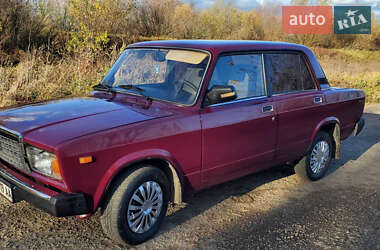 Седан ВАЗ / Lada 2107 2005 в Самборі