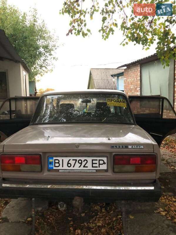 Седан ВАЗ / Lada 2107 1986 в Чутове
