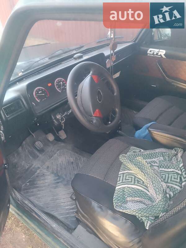 Седан ВАЗ / Lada 2107 1998 в Рокитному