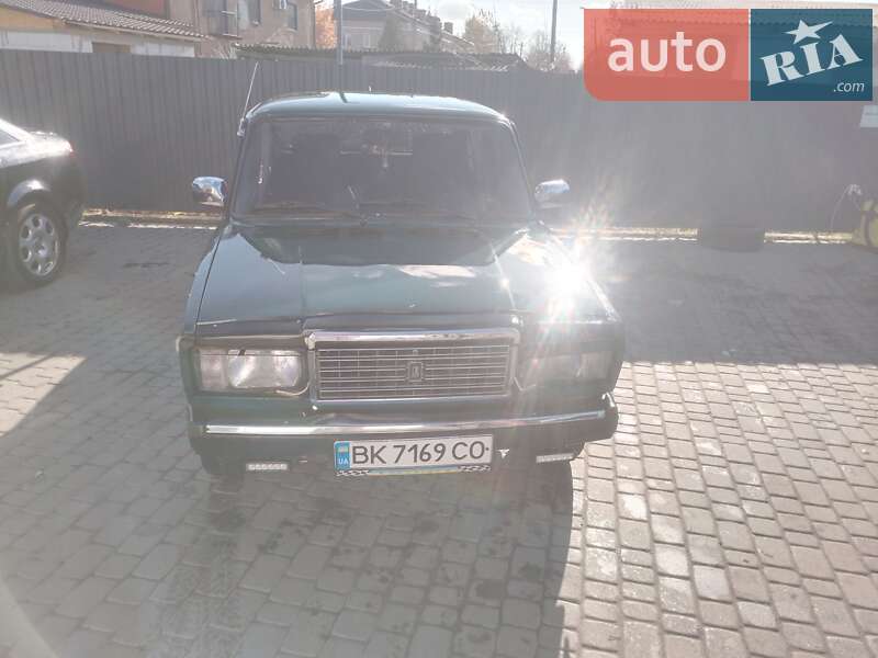 Седан ВАЗ / Lada 2107 1998 в Рокитному