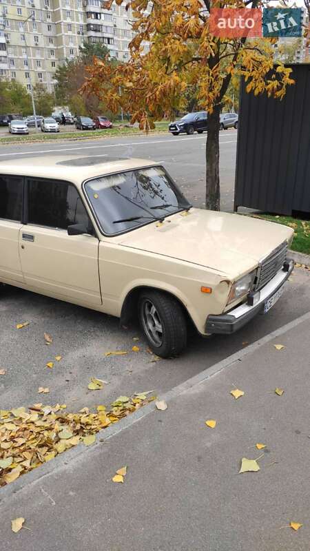 Седан ВАЗ / Lada 2107 1986 в Киеве