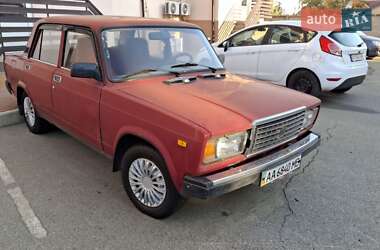 Седан ВАЗ / Lada 2107 2005 в Святопетрівське