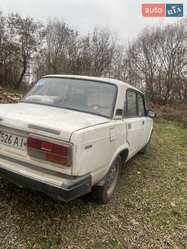 Седан ВАЗ / Lada 2107 1989 в Звягеле