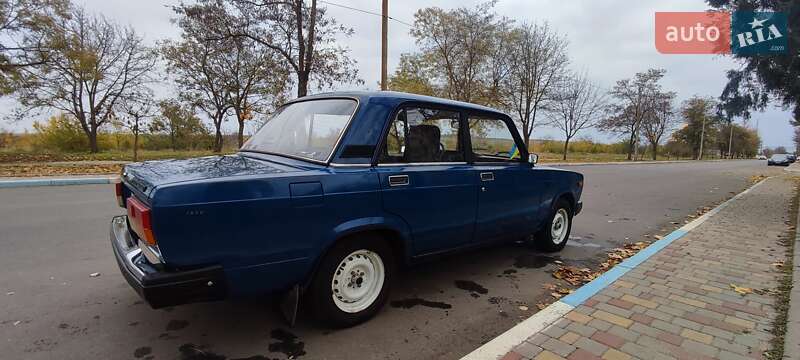 Седан ВАЗ / Lada 2107 2004 в Южном