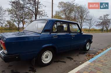 Седан ВАЗ 2107 2004 в 