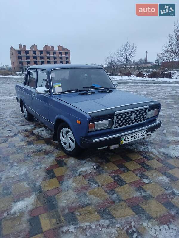 Седан ВАЗ / Lada 2107 2005 в Гайсине