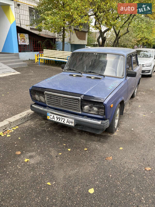 Седан ВАЗ / Lada 2107 2003 в Черкасах