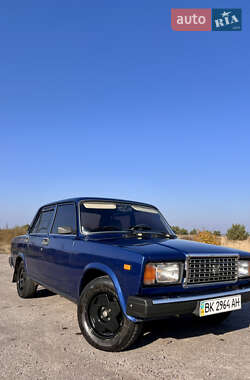 Седан ВАЗ / Lada 2107 2006 в Дубровице