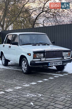 Седан ВАЗ / Lada 2107 1998 в Звягеле