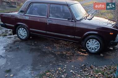 Седан ВАЗ / Lada 2107 2005 в Червонограде