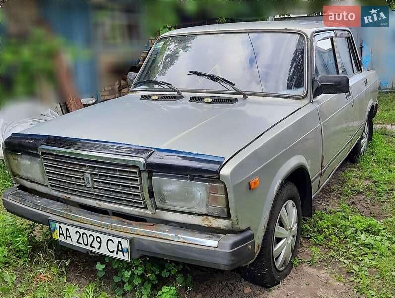 Седан ВАЗ / Lada 2107 2006 в Киеве