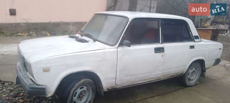 Седан ВАЗ / Lada 2107 2003 в Хусті