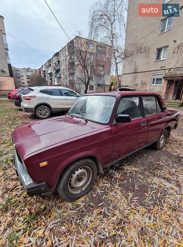 Седан ВАЗ / Lada 2107 2003 в Ужгороде