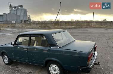 Седан ВАЗ / Lada 2107 2004 в Славянске