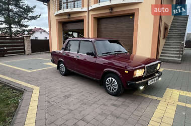 Седан ВАЗ / Lada 2107 2001 в Івано-Франківську