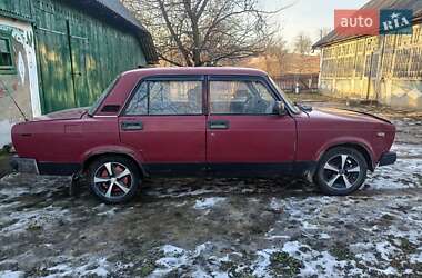 Седан ВАЗ / Lada 2107 1994 в Чернівцях