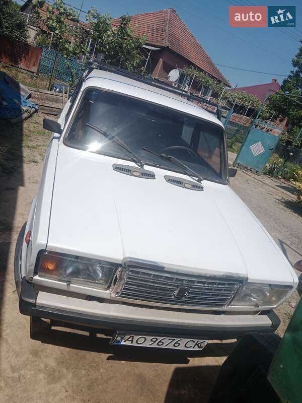 Седан ВАЗ / Lada 2107 2004 в Ужгороде