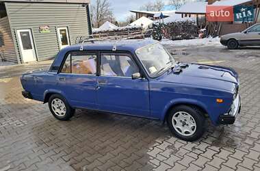 Седан ВАЗ / Lada 2107 2004 в Косові