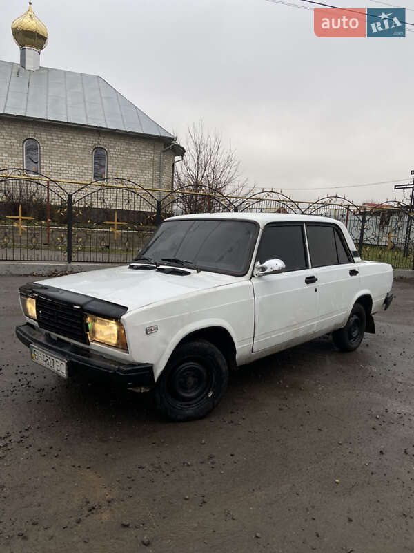 Седан ВАЗ / Lada 2107 2002 в Подольске