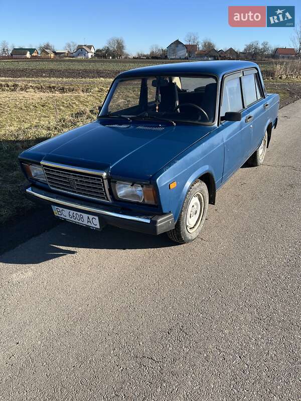 Седан ВАЗ / Lada 2107 2004 в Жидачове