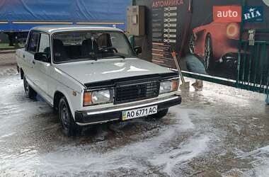 Седан ВАЗ / Lada 2107 2004 в Береговому