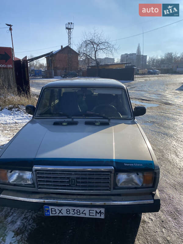 Седан ВАЗ / Lada 2107 2007 в Черновцах