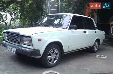 Седан ВАЗ 2107 2004 в 