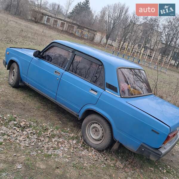 Седан ВАЗ / Lada 2107 2004 в Кривом Роге