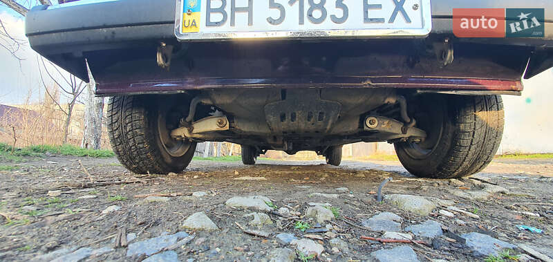 Седан ВАЗ / Lada 2107 2002 в Рені