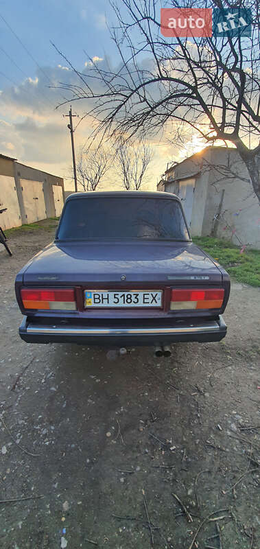 Седан ВАЗ / Lada 2107 2002 в Рені
