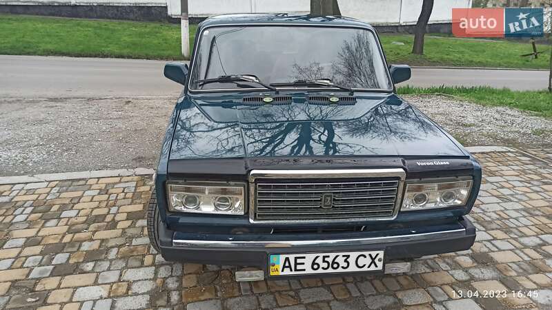 Седан ВАЗ / Lada 2107 2003 в Днепре
