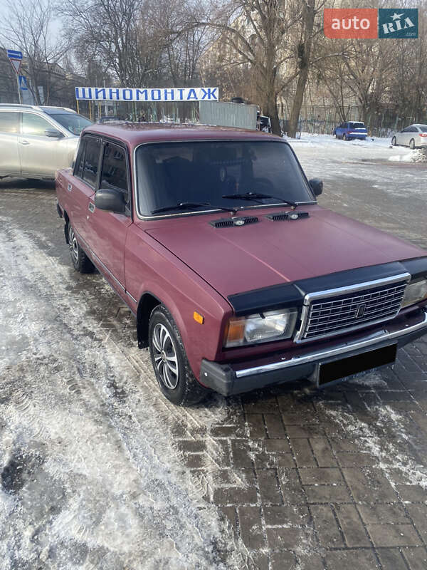 Седан ВАЗ 2107 2002 в 