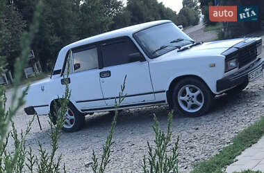 Седан ВАЗ / Lada 2107 1988 в Черновцах