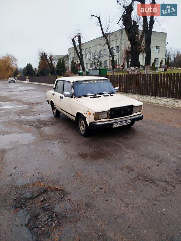Седан ВАЗ / Lada 2107 1993 в Тульчине фото Седан ВАЗ / Lada 2107 1993 в Тульчине