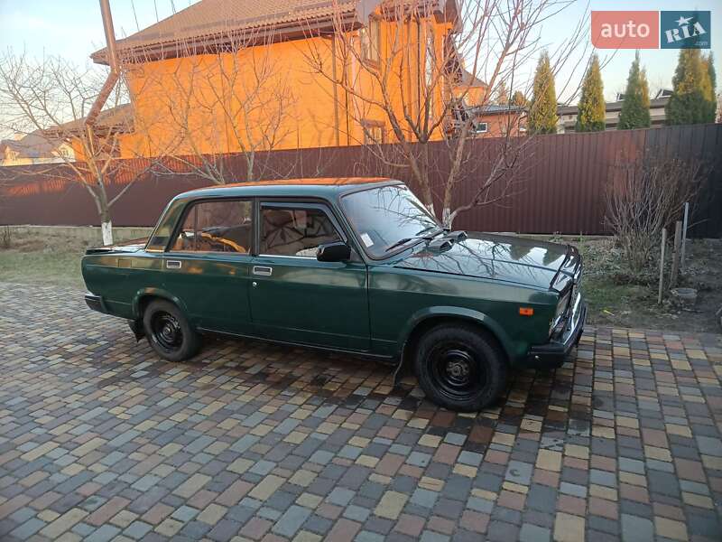 Седан ВАЗ / Lada 2107 1998 в Києві