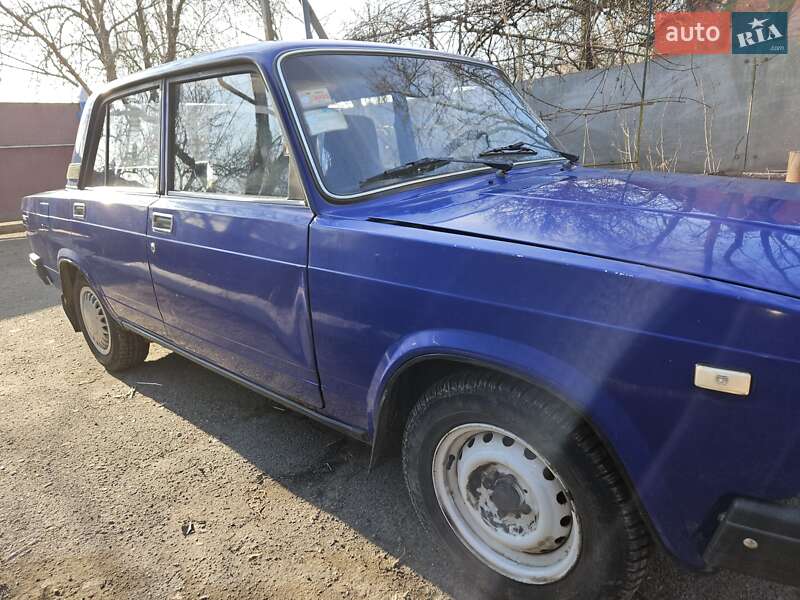 Седан ВАЗ / Lada 2107 2001 в Бурыни