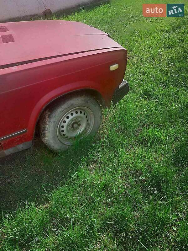Седан ВАЗ / Lada 2107 1985 в Ужгороде