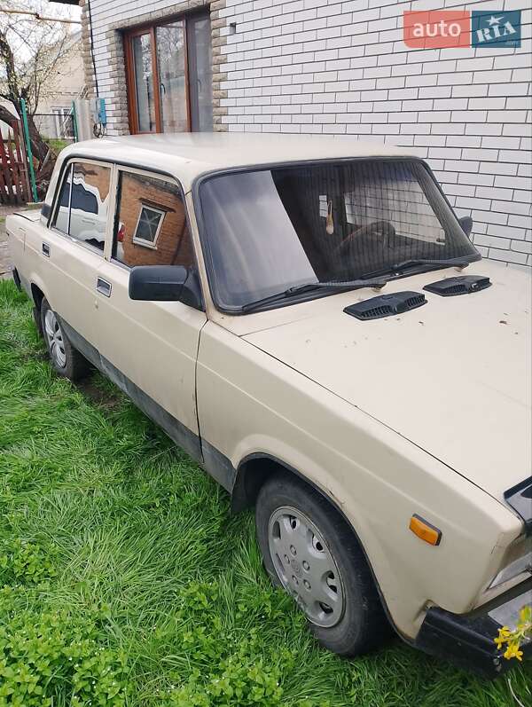 Седан ВАЗ / Lada 2107 1995 в Запорожье