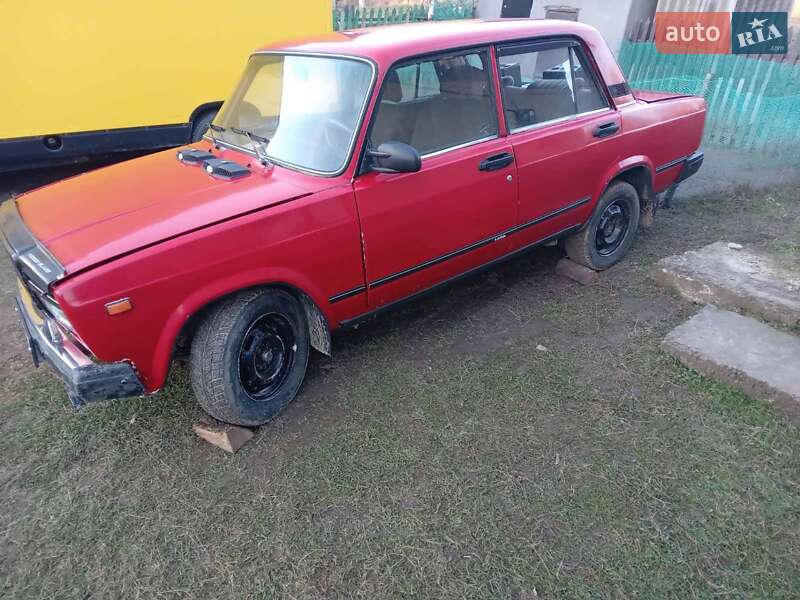 Седан ВАЗ / Lada 2107 1993 в Черновцах