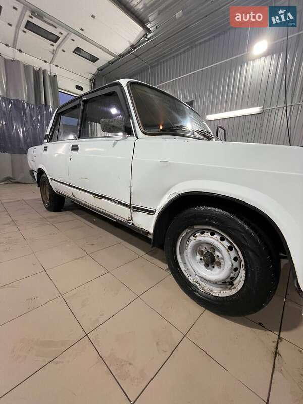 Седан ВАЗ / Lada 2107 2002 в Черноморске фото 5 Седан ВАЗ / Lada 2107 2002 в Черноморске