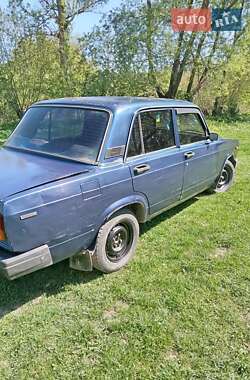 Седан ВАЗ 2107 2004 в 